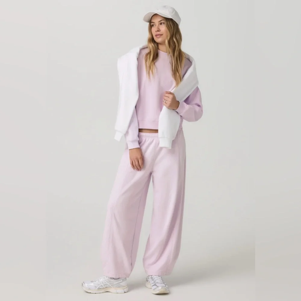 NWT Vuori Sedona Seams Crew Sweatshirt XS $108 Lilac Breeze SOLD OUT - Picture 3 of 9